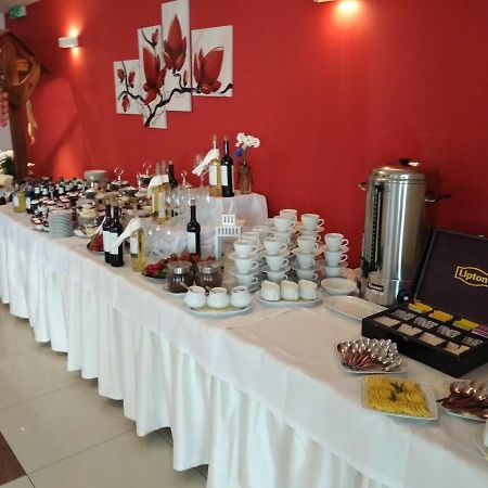 Świdnik Hotel Kaprys מראה חיצוני תמונה