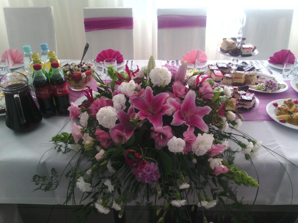 Świdnik Hotel Kaprys מראה חיצוני תמונה