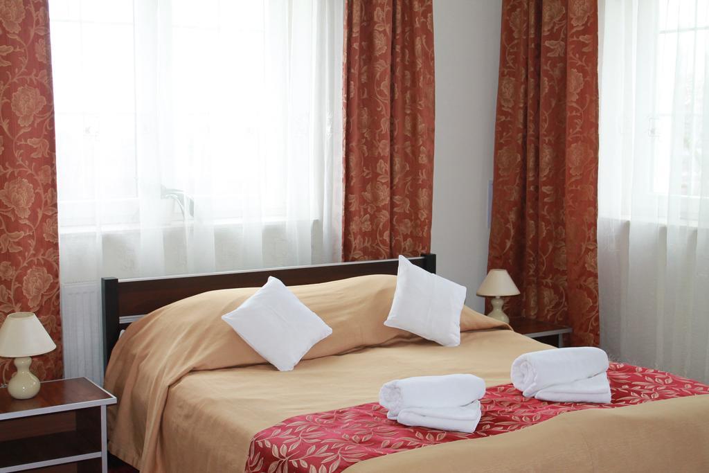 Świdnik Hotel Kaprys מראה חיצוני תמונה