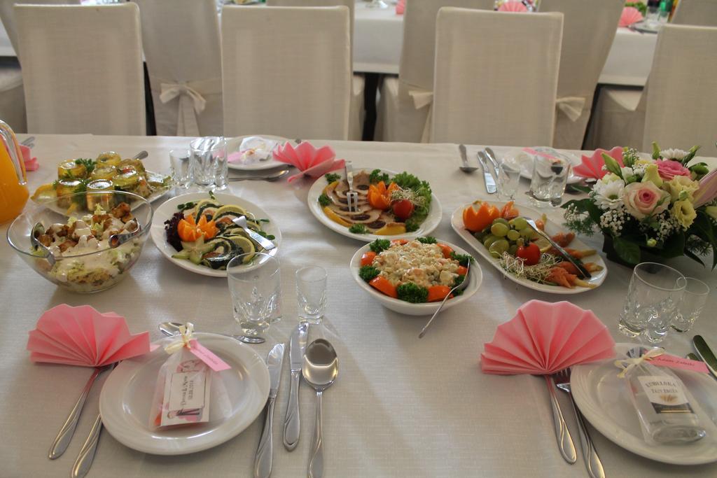 Świdnik Hotel Kaprys מראה חיצוני תמונה