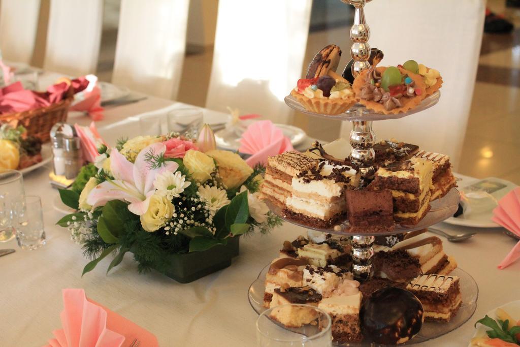 Świdnik Hotel Kaprys מראה חיצוני תמונה